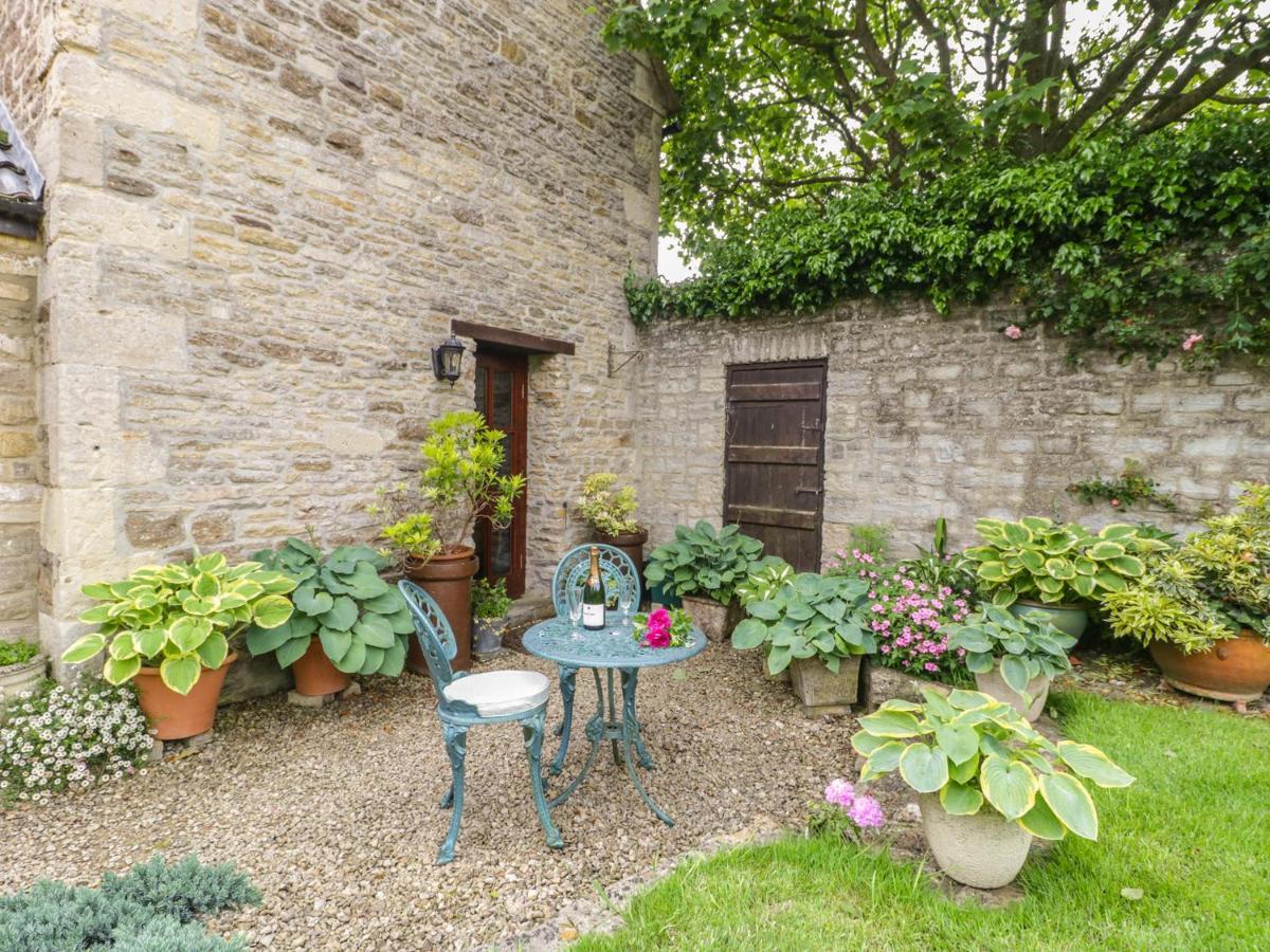 Pike Cottage Acton Turville Exterior photo